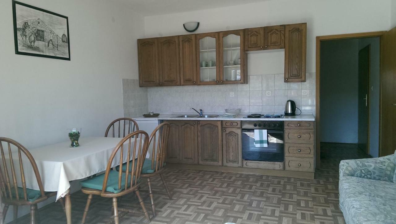 Apartmani Ledenko Kaštela Zewnętrze zdjęcie